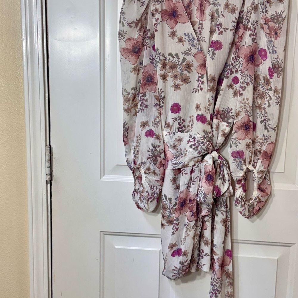 VICI Avant Floral Chiffon Wrap Dress - Picture 3 of 13